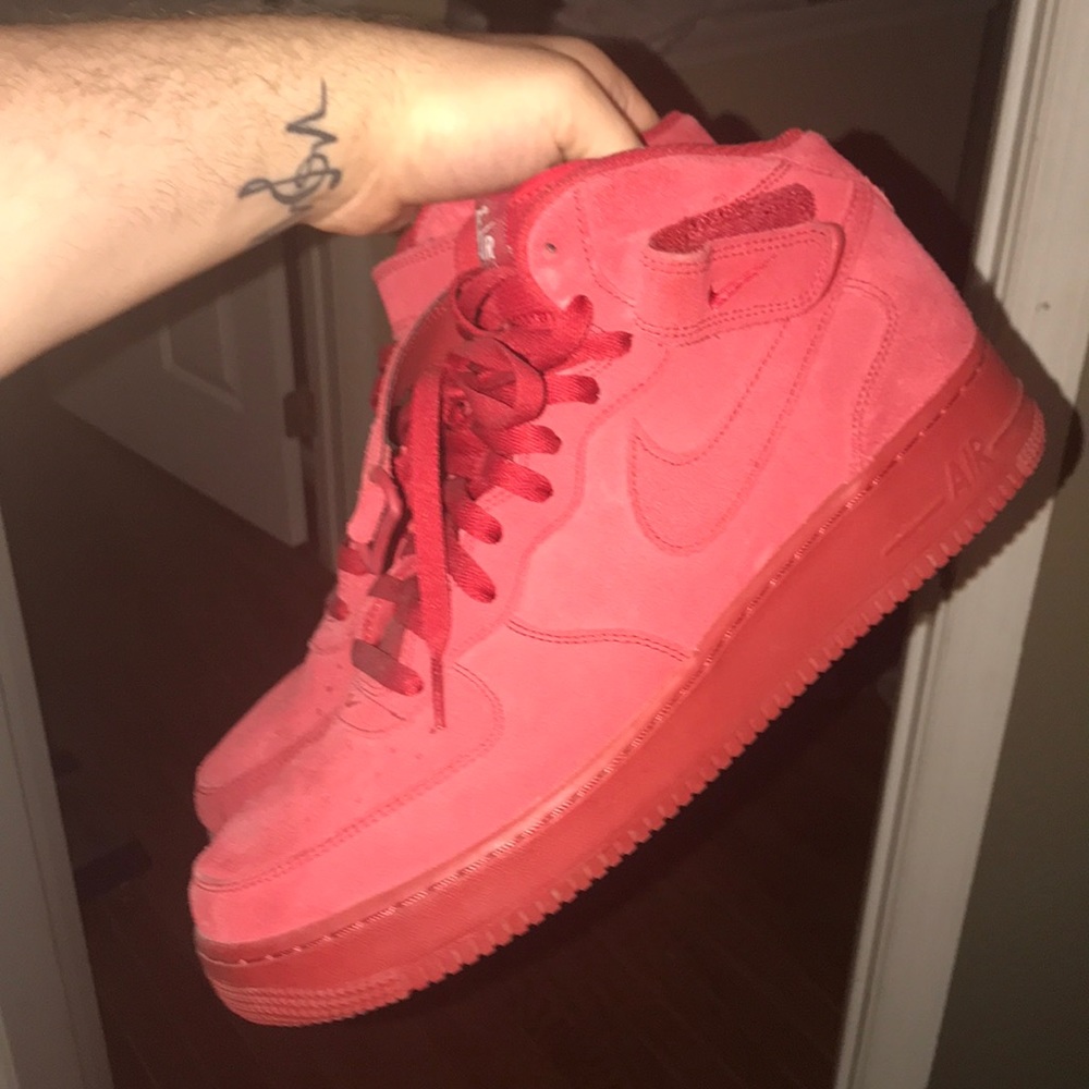 Suede Nike Air Force 1 Hi-Top (All Red)